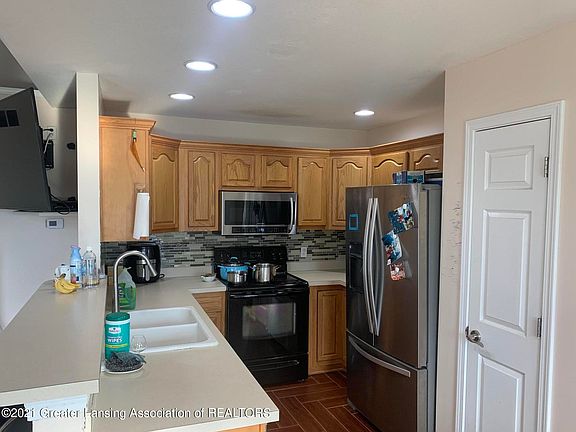 2nd image of 1828 Hollowbrook Dr