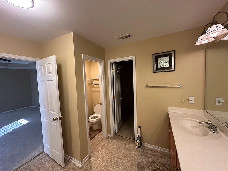 404 Treybrooke Dr — Photo 66