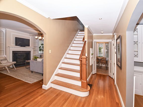 2nd image of 3438 Linwood Ave