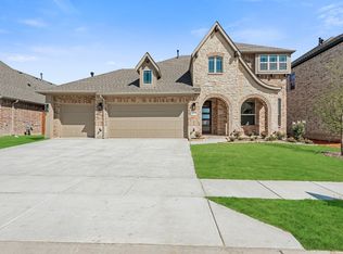 1050 Fleetwood Dr, Justin, TX 76247