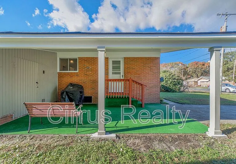 417 Greenbriar Ave — Photo 4