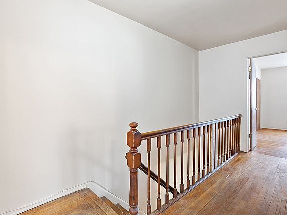 4th image of 108-36 Ditmars Blvd