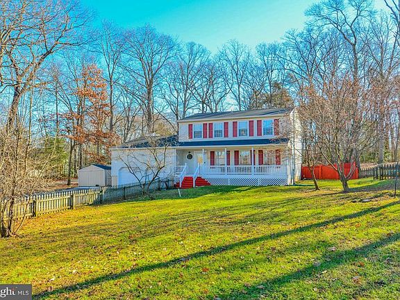 2nd image of 1527 Park Ln