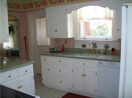 5th image of 144 Underwood Ave