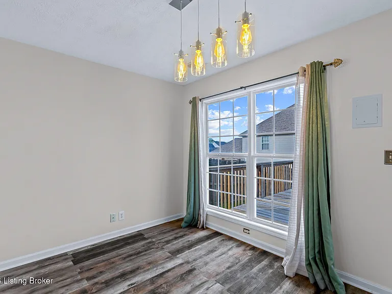 5001 Middlesex Dr — Photo 8
