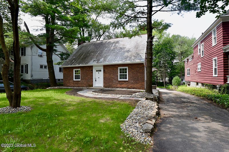 2nd image of 1027 Balltown Road