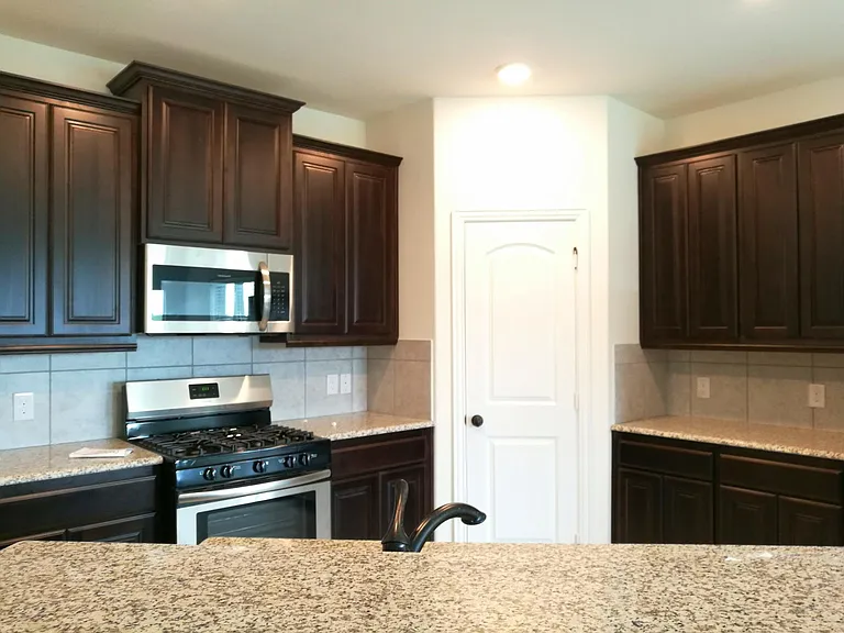 2816 Winchester Ave — Photo 6