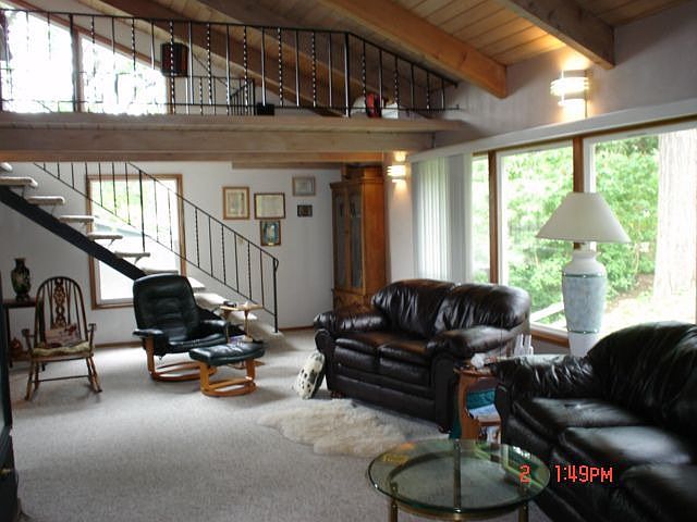 Living Room w/loft