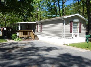 383 White Oak Ln, Bath, PA 18014