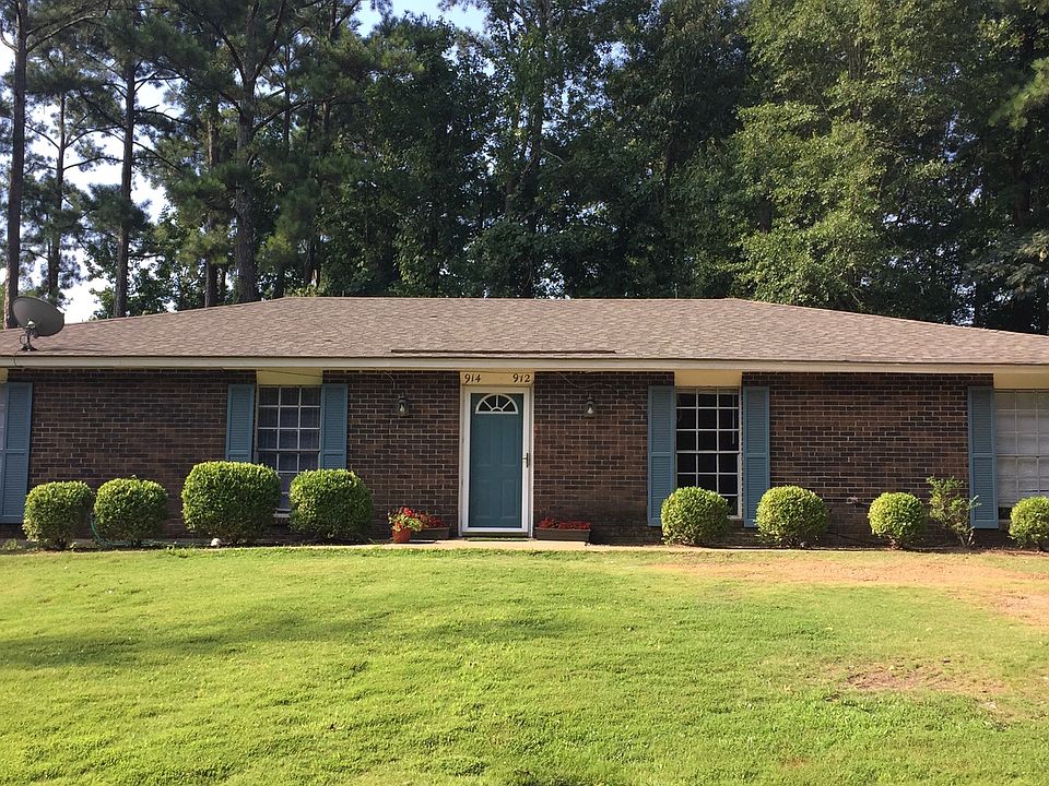 1st image of 912 E Magnolia Ave