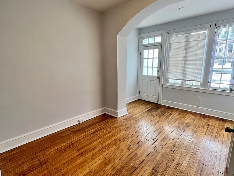 1107 W Grace St — Photo 25