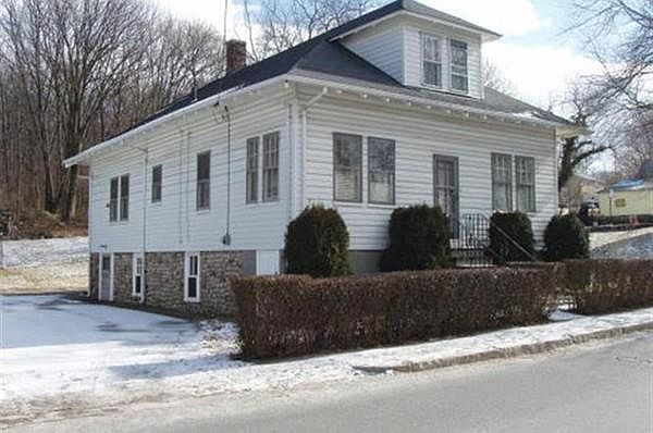 2nd image of 106 Hayward St
