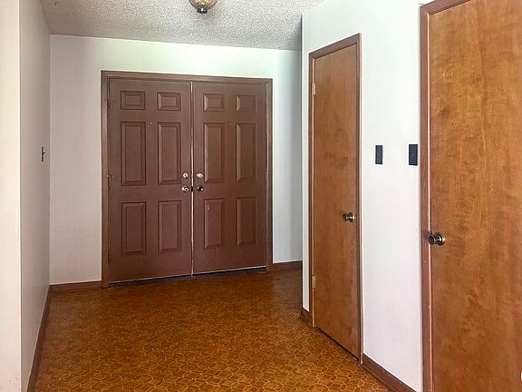 3rd image of 6714 University Ave