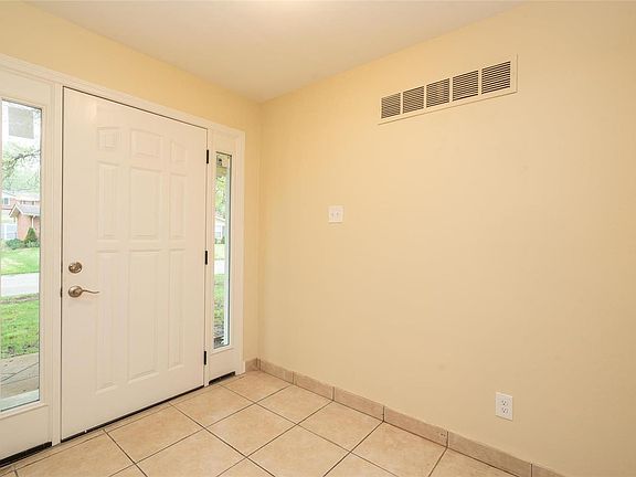 3rd image of 11536 Sherrington Dr