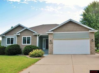 1579 La Mar Dr, North Mankato, MN 56003