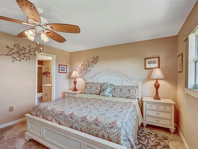 4040 Ironwood Cir #406F — Photo 15