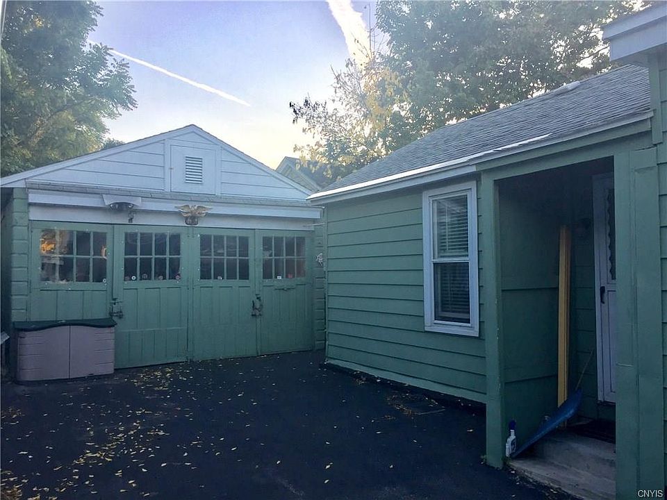 2nd image of 909 Park St