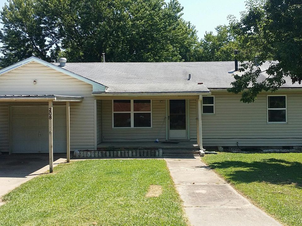 1st image of 208 N Moore Ave
