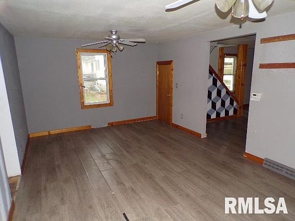 4th image of 306 N Toronto St