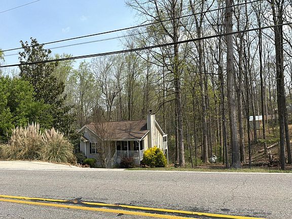 3rd image of 2715 Pilgrim Mill Rd
