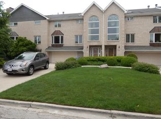 8150 S Prairie Ave, Chicago, IL