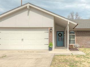 213 Elwood Dr, Edmond, OK 73013