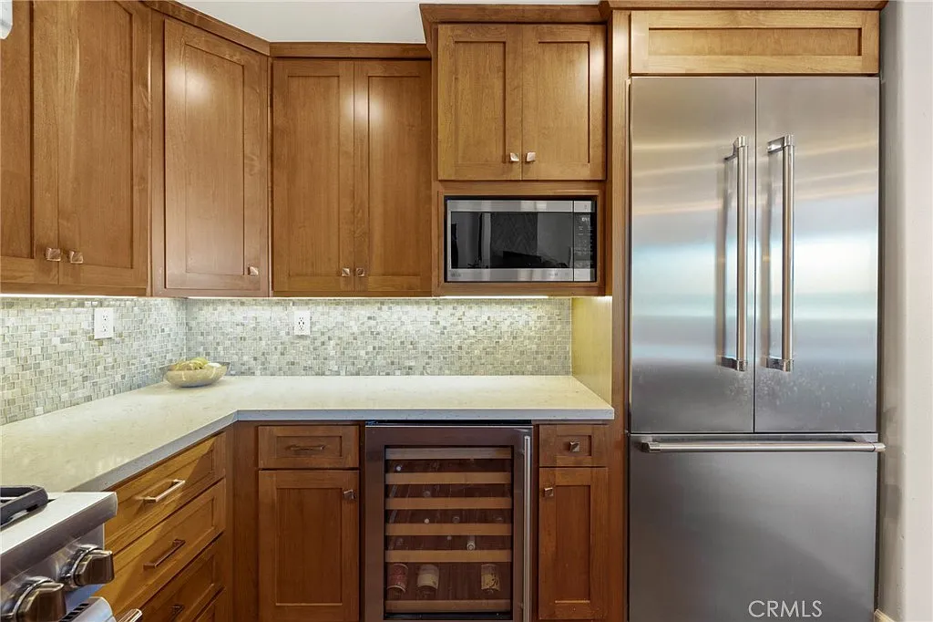 2 bed, 2.5 bath, 1200 sqft, $7,250 — Photo 4