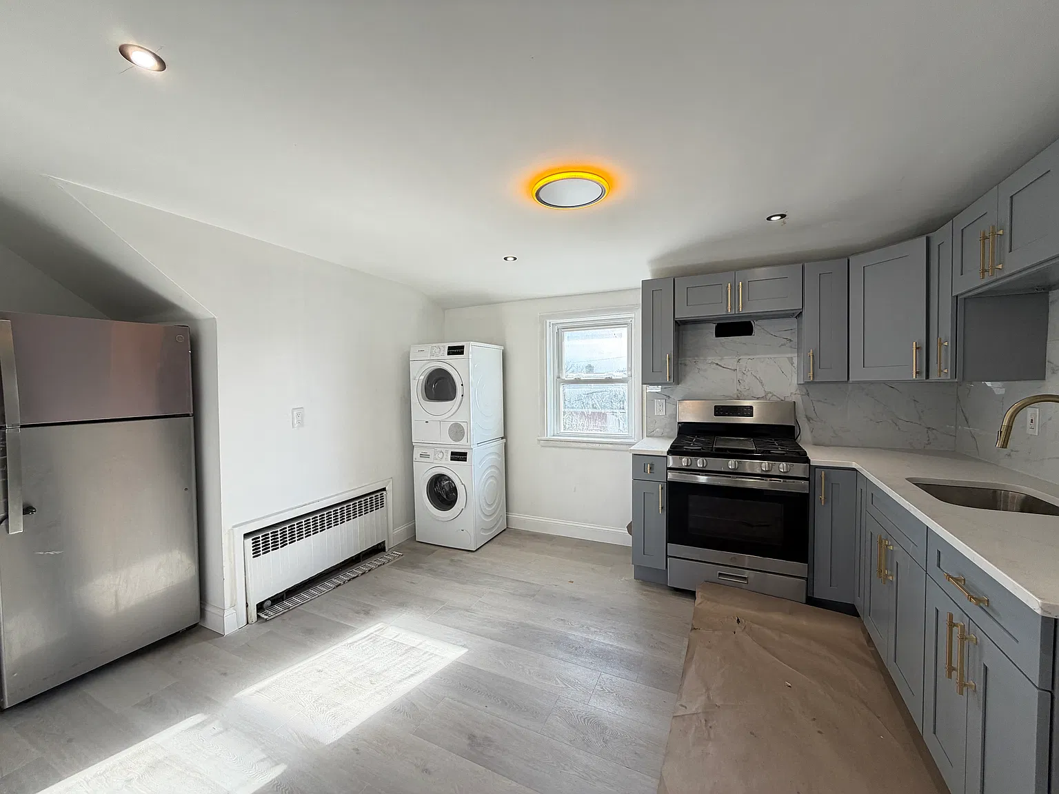 2 bed, $2,400 — Photo 4