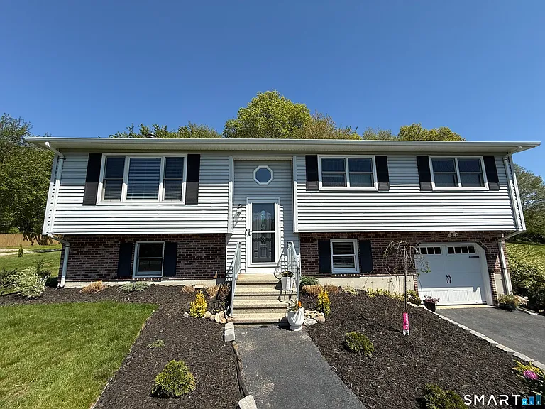 29 Deer Ridge Rd — Photo 2