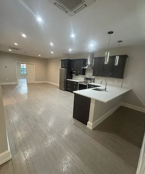 550 Massachusetts Ave #1G — Photo 2