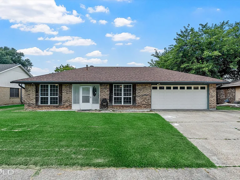 5318 Foxglove Dr — Photo 3