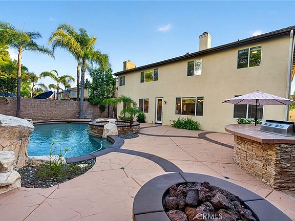 5th image of 43048 Noble Ct