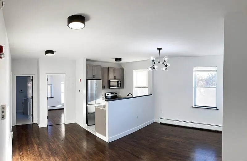 1 bed, 1.0 bath, $1,695 — Photo 3