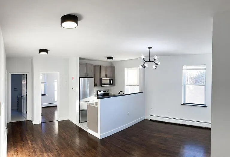 24-26 Academy St — Photo 3