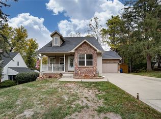 636 Riverside Dr, Springfield, OH 45504