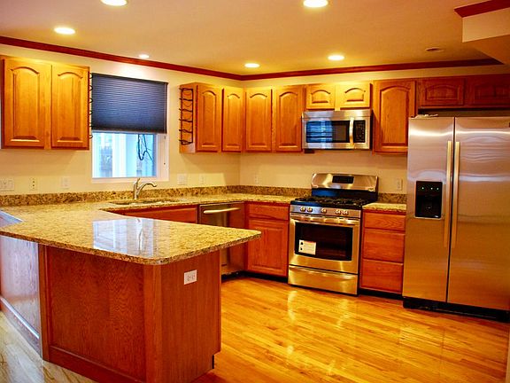 Kitchen granite with stainless