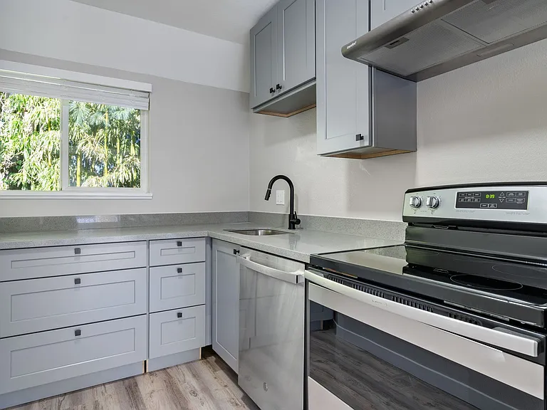 Eastside Village Apartments — Photo 6