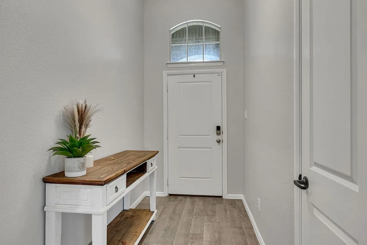 4 bed, 1786 sqft, $2,275 — Photo 2