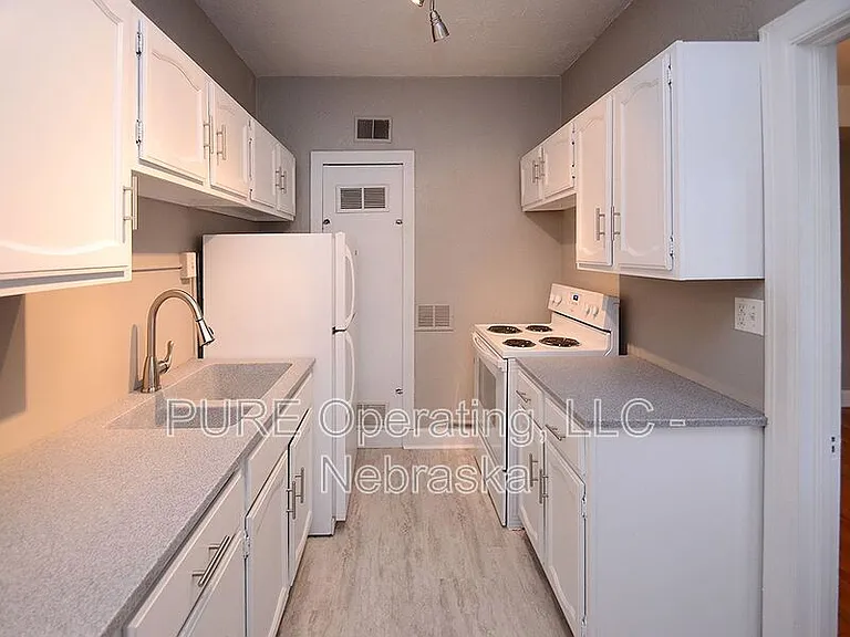 406 N 49th St #5 — Photo 8