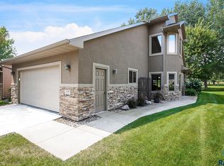 6205 S Vintage Pl, Sioux Falls, SD 57108