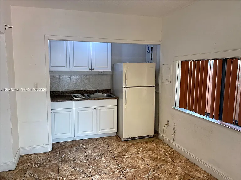 2460 NW 15th St #4 — Photo 10