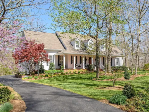 251 Pelham Dr, Keswick, VA 22947