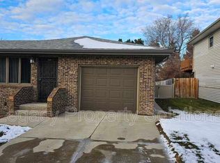 902 E Turnpike Ave, Bismarck, ND 58501
