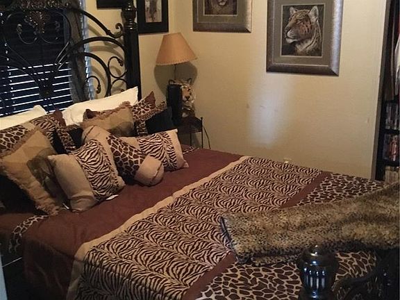 3rd image of 957 Fairbanks Cir