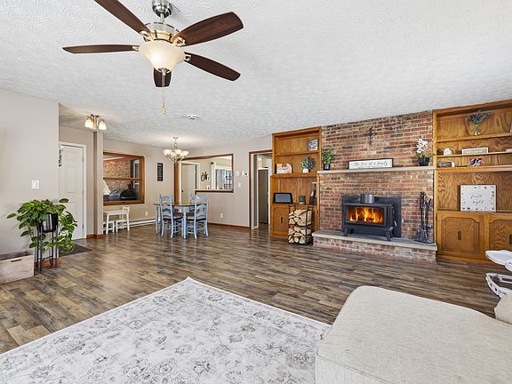 3rd image of 4476 E Rembrandt Dr