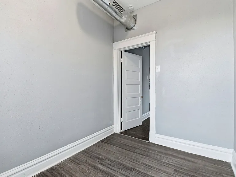 3623 Bamberger Ave #2F — Photo 9
