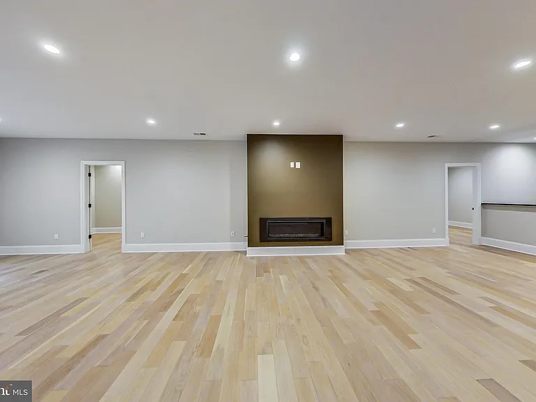 3104 Sleepy Hollow Rd — Photo 21