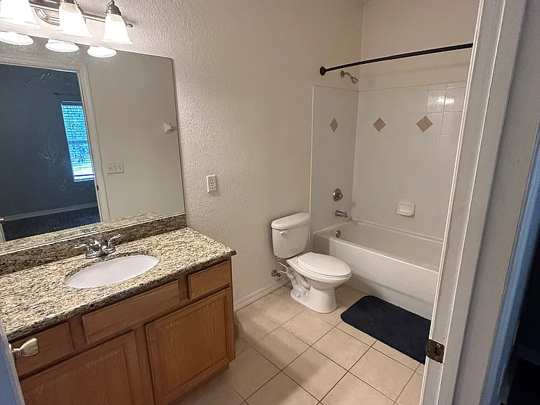 514 NW 39th Rd #503 — Photo 7