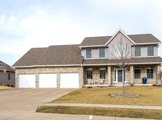 5645 Judge Rd, Bettendorf, IA 52722