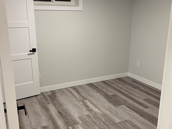 3rd image of 31 Lambert Cres